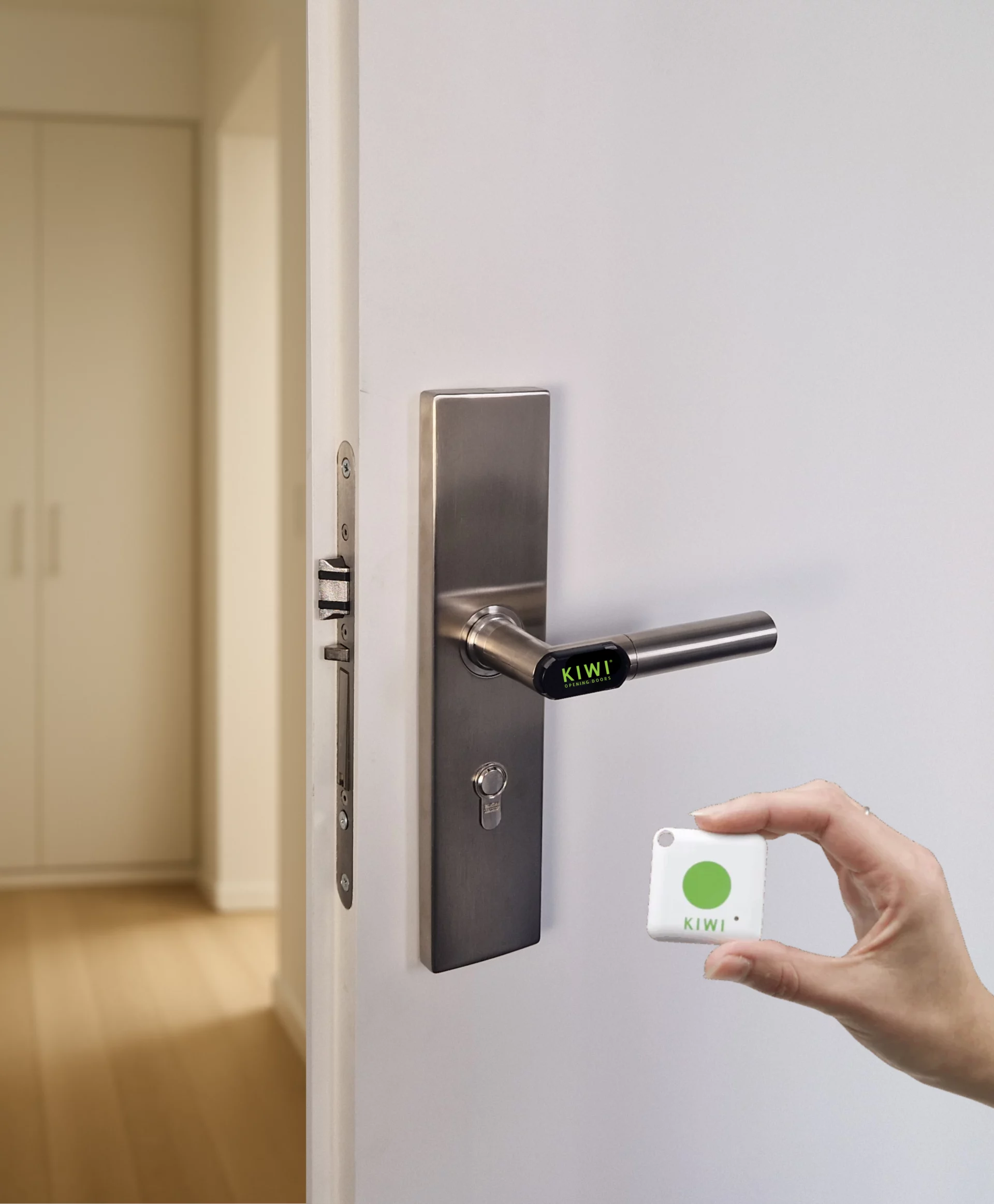 Türöffnung mit einem KIWI Transponder an einem digitalen Türgriff