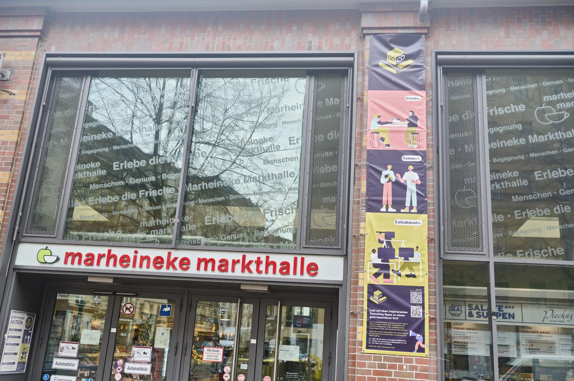kopie von markthalle von außen inkl. banner