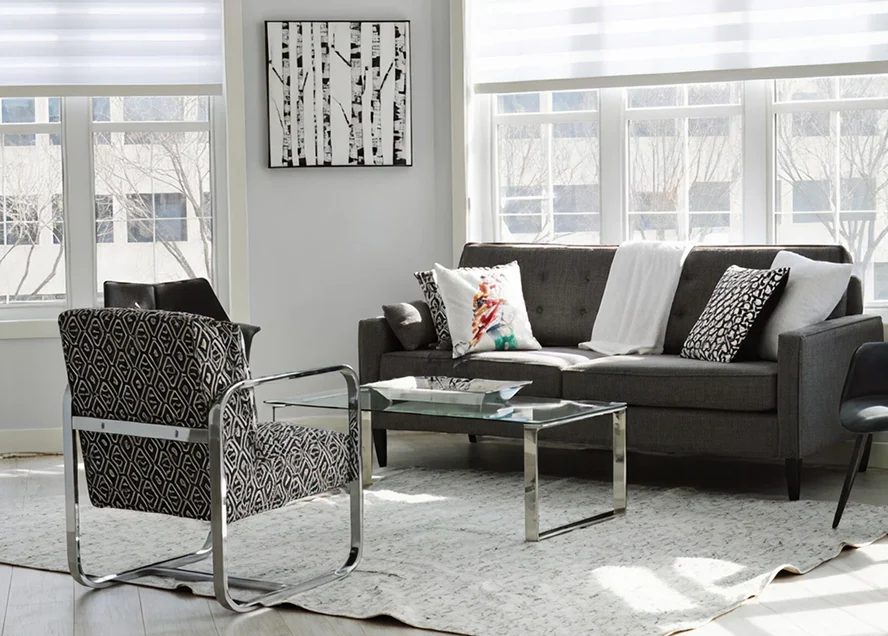 Modern eingerichtetes Wohnzimmer – ideal für Smart-Home-Lösungen und digitale Zutrittssysteme
